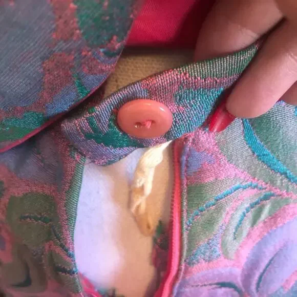 50s-60s Vintage Lucinda of California Iridescent Floral Skirt Suit - Picture 4 of 14